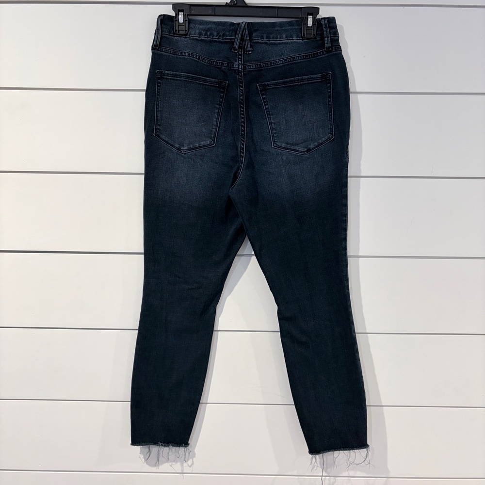 Good American Good Waist Crop Blue631 Raw Hem Jeans 12/31 Ankle - Picture 5 of 10